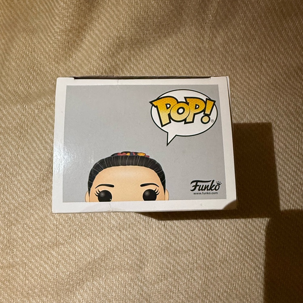 Funko Pop! Lara Jean & Peter Vinyl Figures - Picture 9 of 13